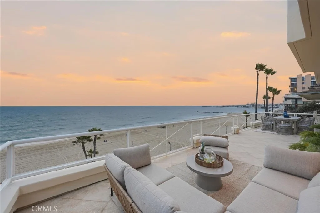 Photo of 807 Esplanade