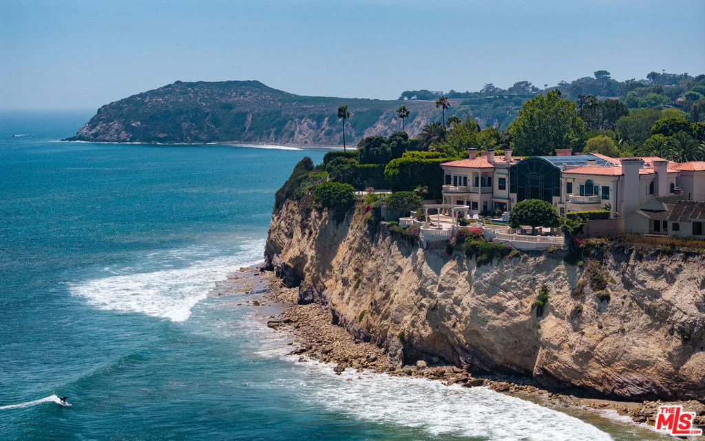 Photo of 28824 Cliffside Drive