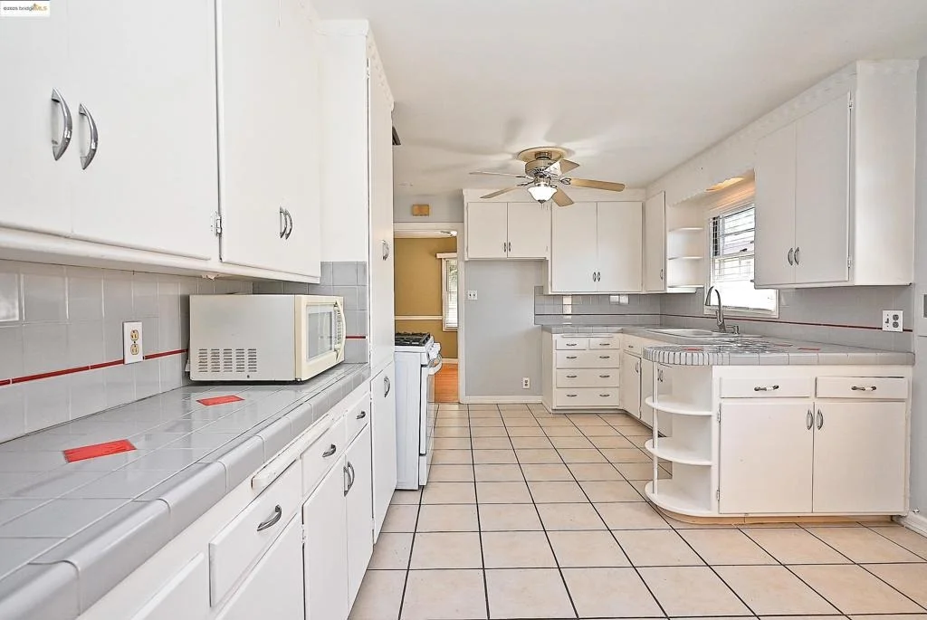 Photo of 2343 Almond Ave