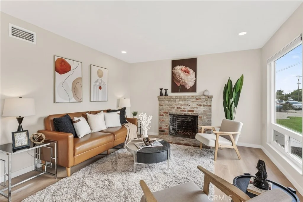 Photo of 4761 Central