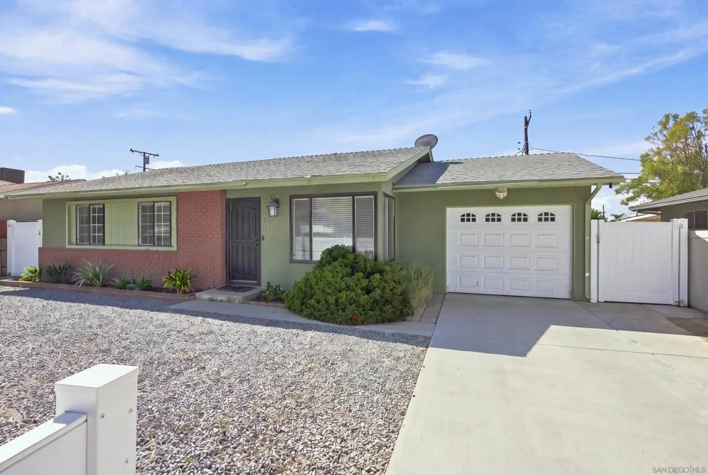Photo of 1001 E Lucerne