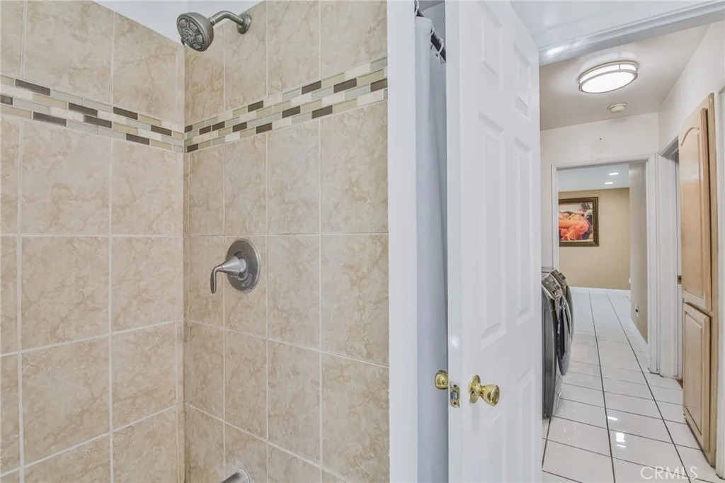 Photo of 164 E 235th Street