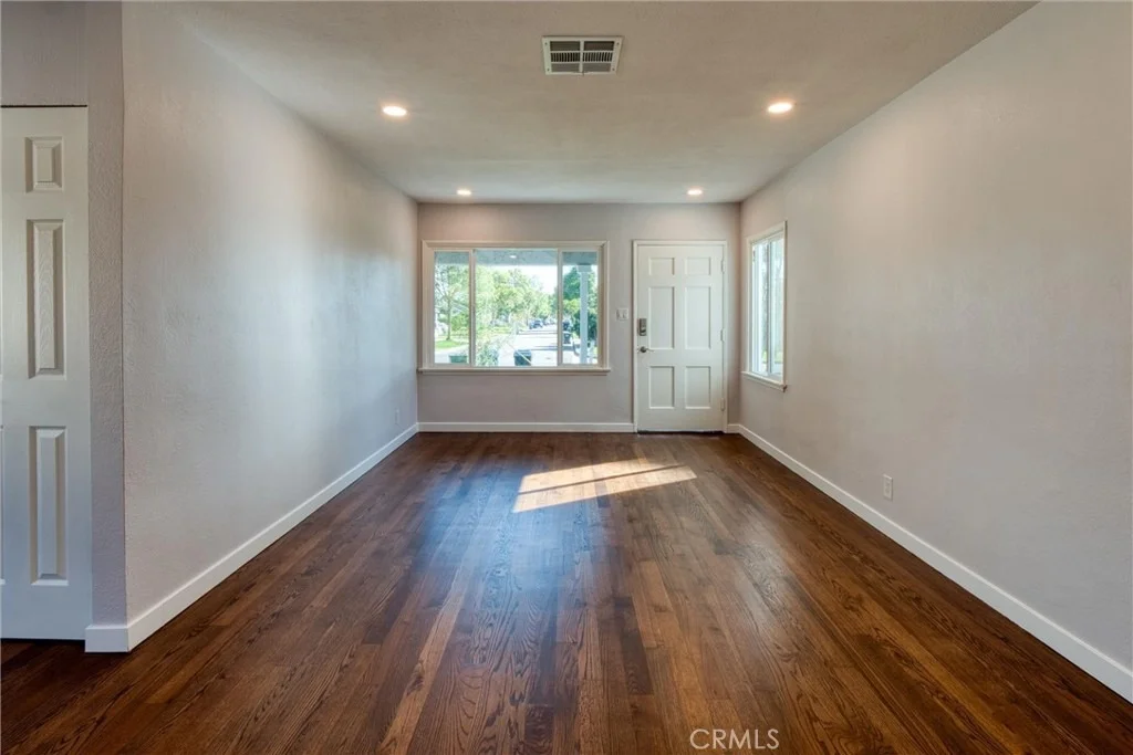 Photo of 8237 Arnett