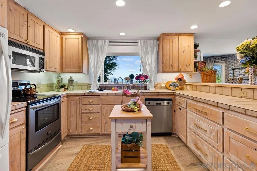 Photo of 720 Sky Mountain Lane