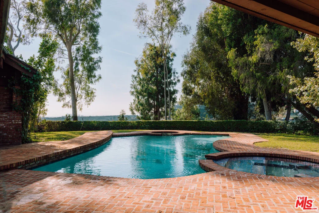 Photo of 1355 Beverly Estates Drive