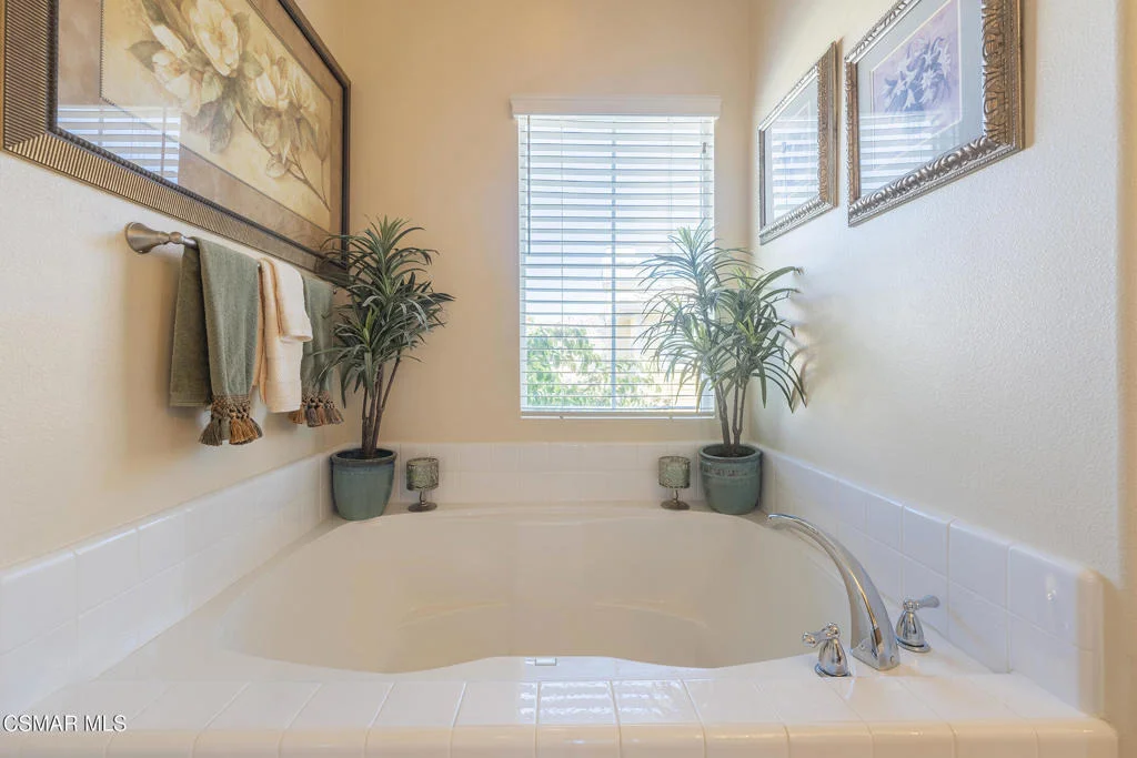 Photo of Unit B at 2916 Esperanza Way