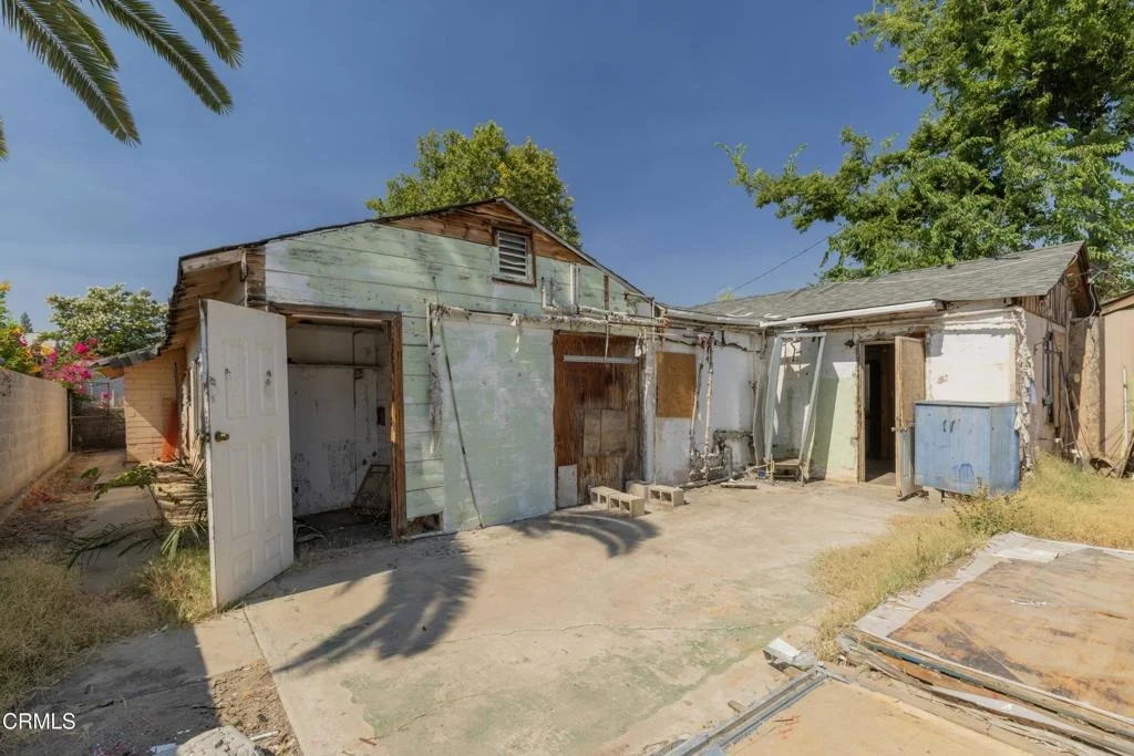 Photo of 3035 Lake Street