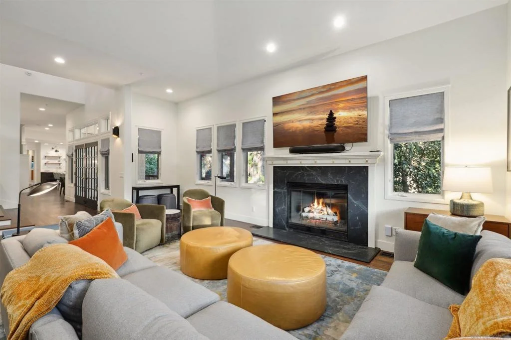 Photo of 4525 27 Conrad Drive