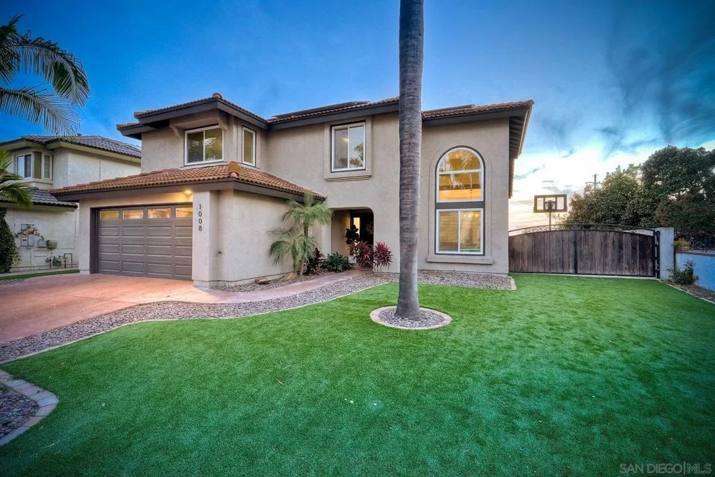 Photo of 1008 Red Oak