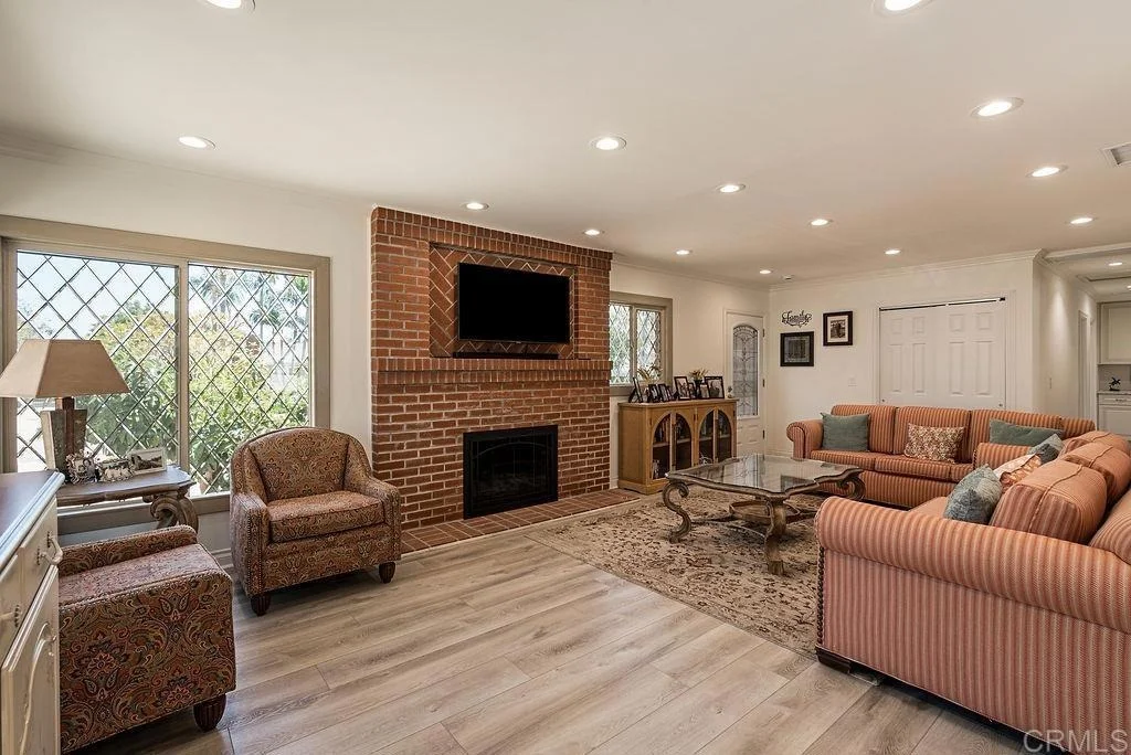 Photo of 453 W Laurel Avenue