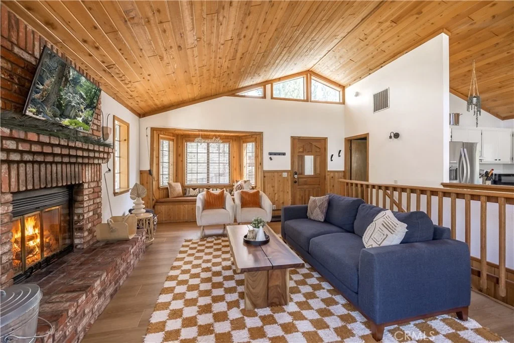 Photo of 42672 Juniper Drive