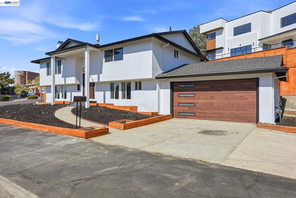 Photo of 373 Appian Way