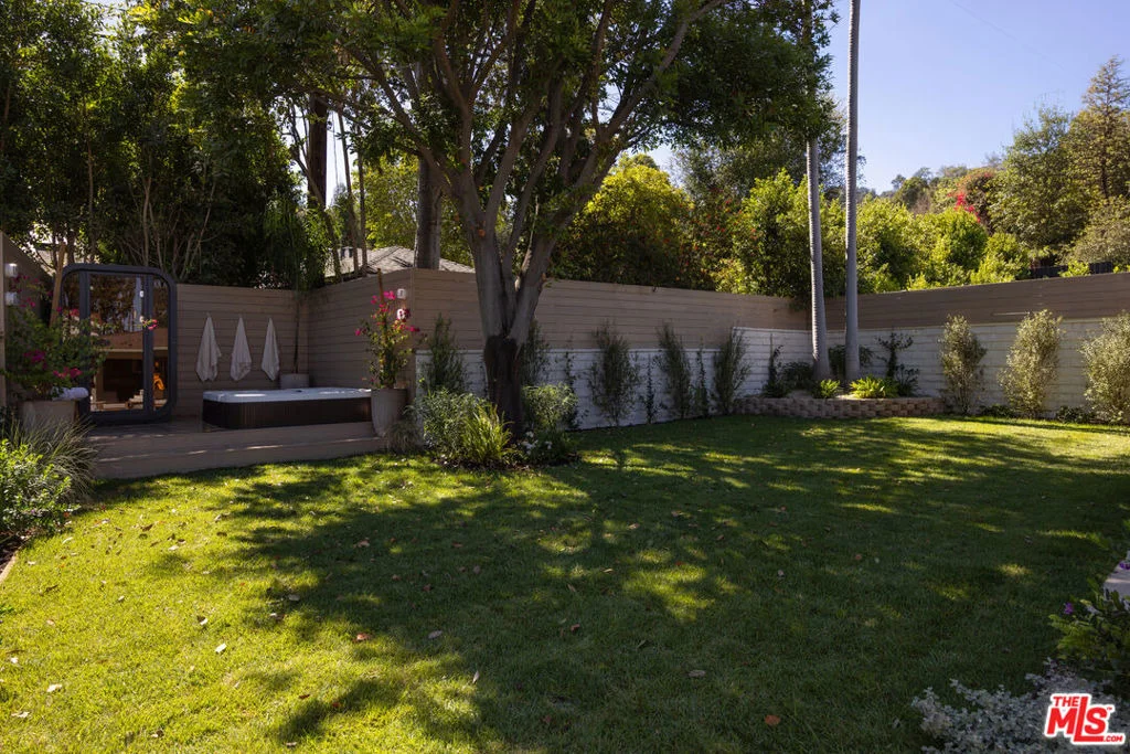 Photo of 3684 Willowcrest Avenue