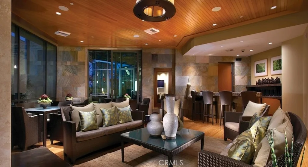 Photo of Unit 406 at 402 Rockefeller
