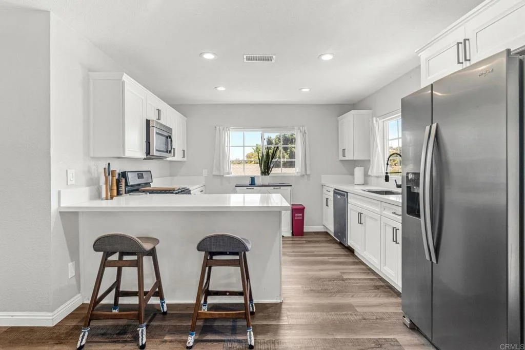 Photo of 6729 Broadway