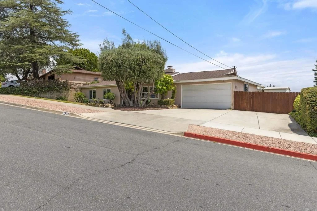 Photo of 1573 Villa Crest Drive