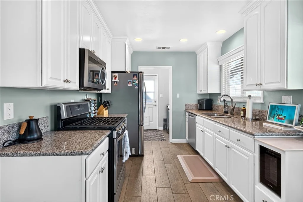 Photo of 4513 Paramount