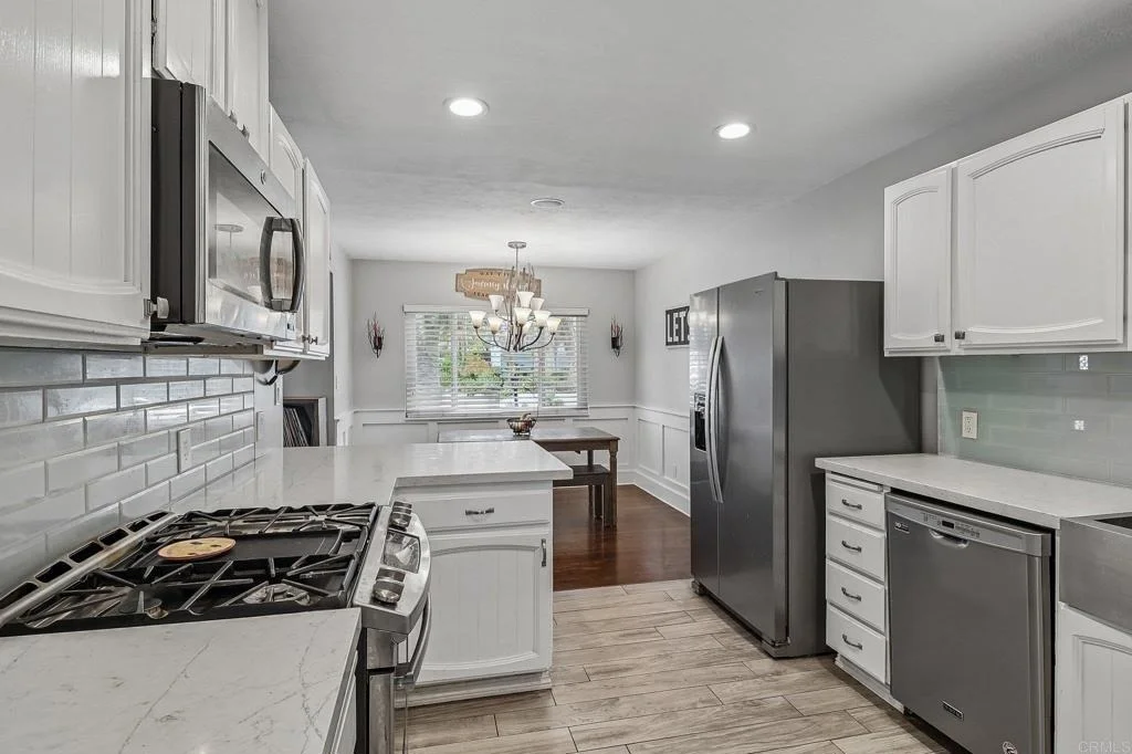 Photo of 9535 Lakeview Drive