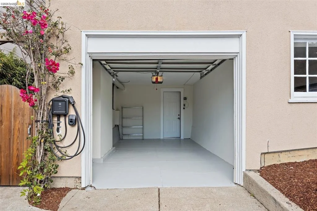 Photo of 355 Arlington Ave