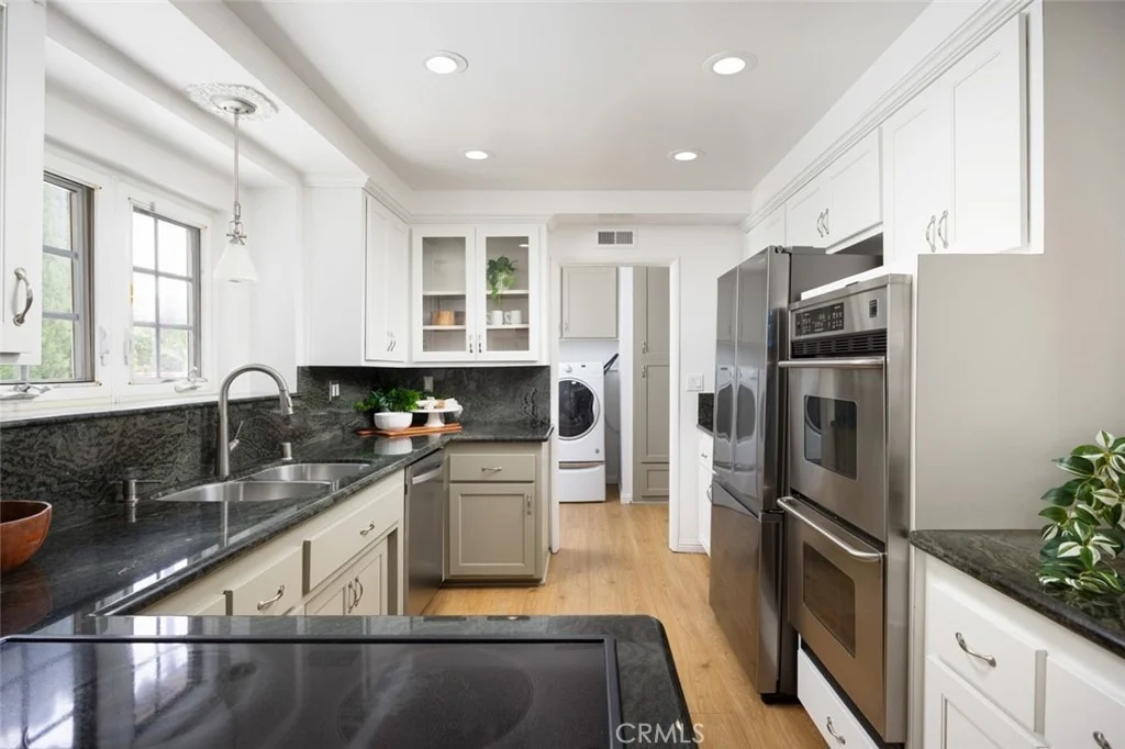 Photo of 1262 Andrews Street