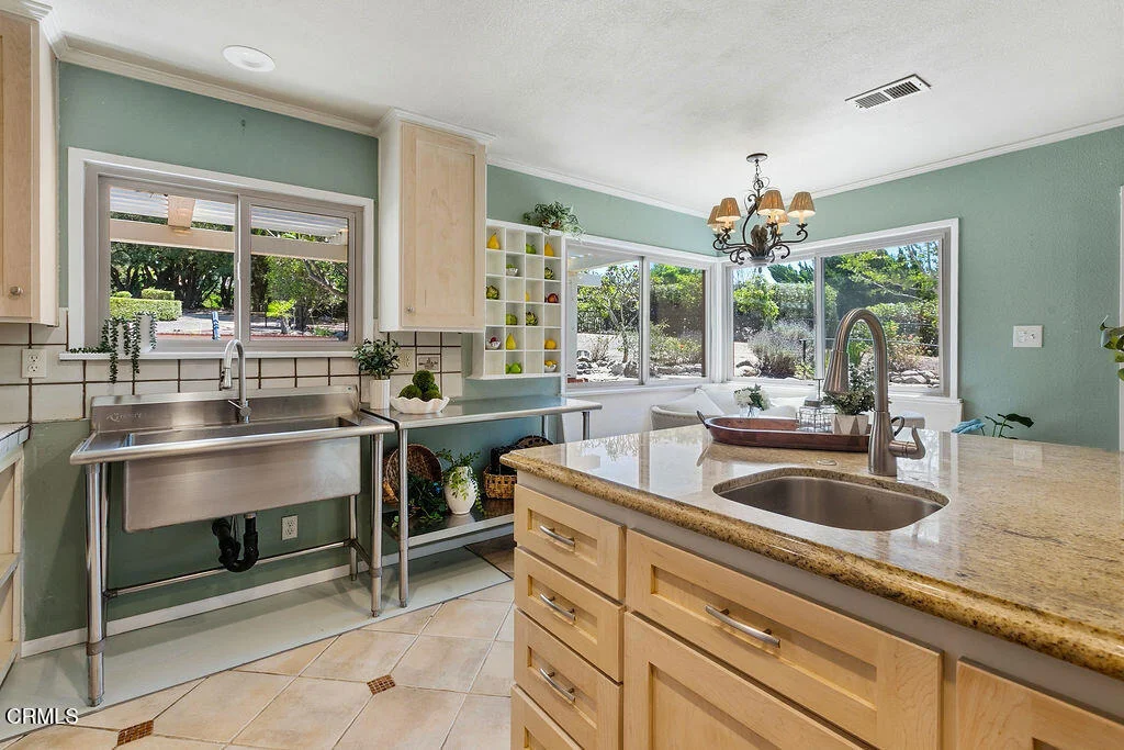 Photo of 567 N Avocado Place