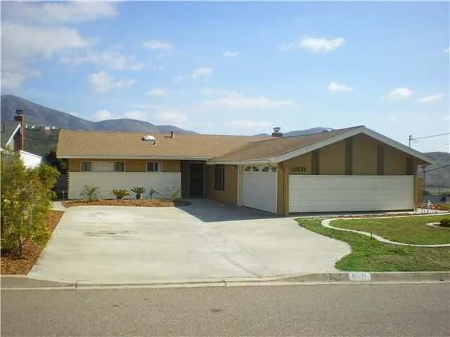 Photo of 10321 STRAWBERRY Lane