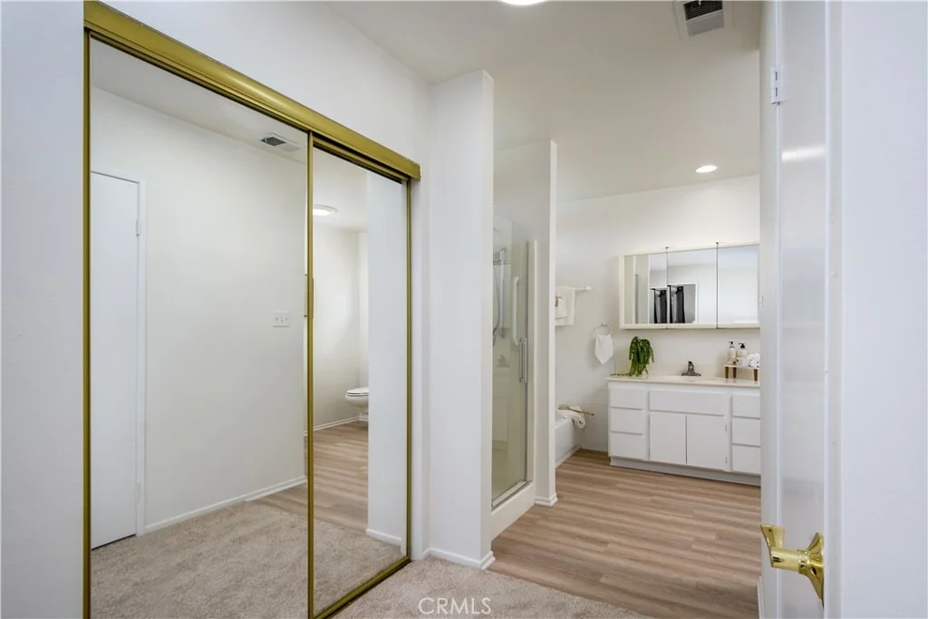 Photo of 7407 Broadway Avenue