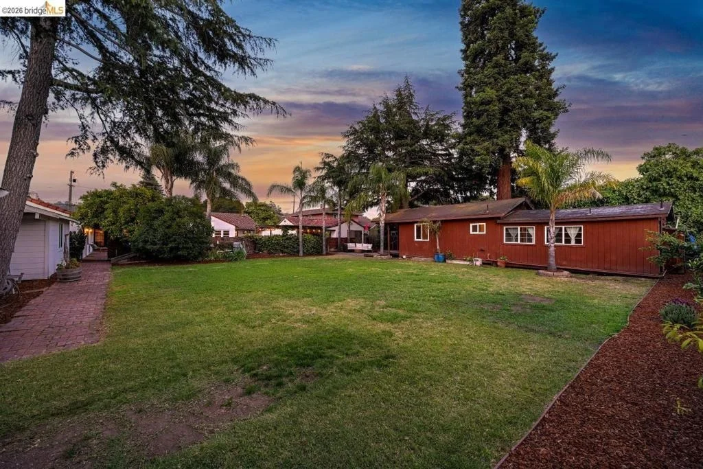 Photo of 201 Warwick Ave