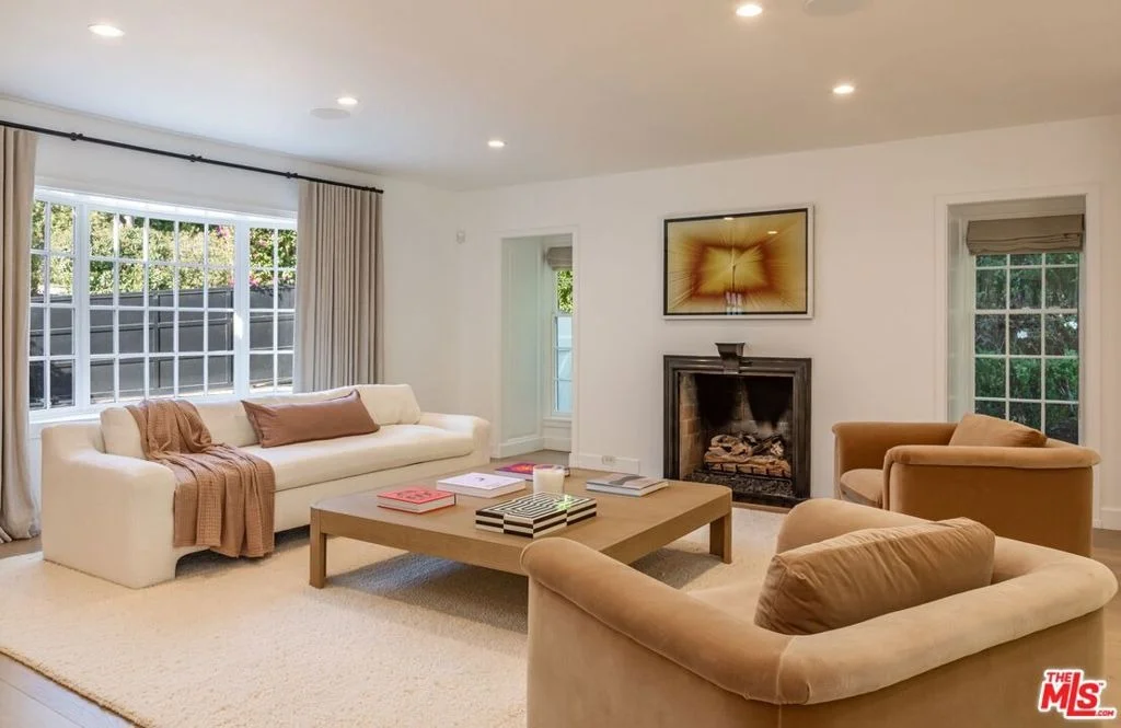 Photo of 1248 N Wetherly Drive