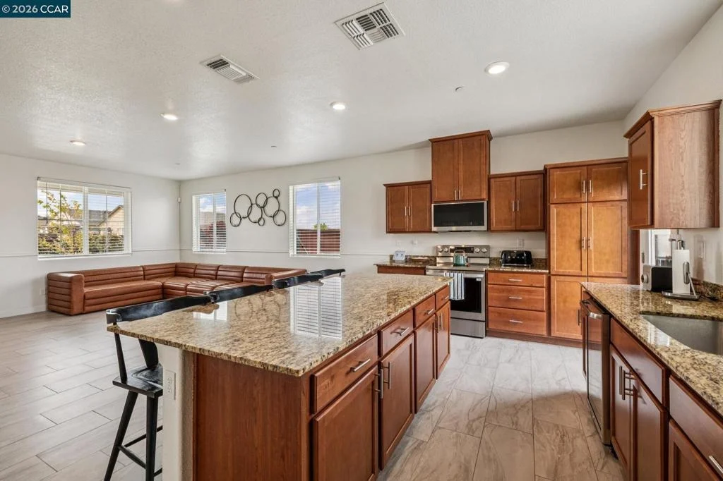 Photo of 4748 Beacon Way