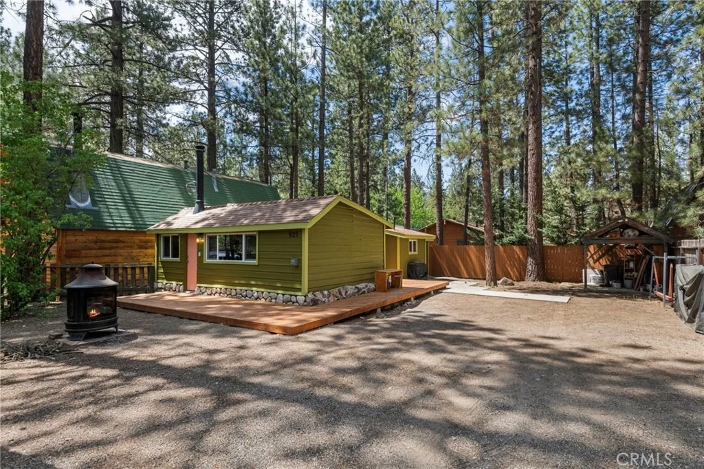 Photo of 925 W Rainbow Boulevard