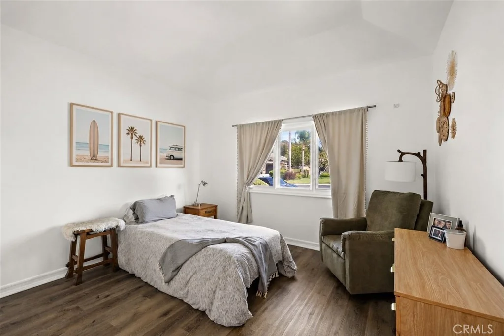 Photo of 1582 White Alder
