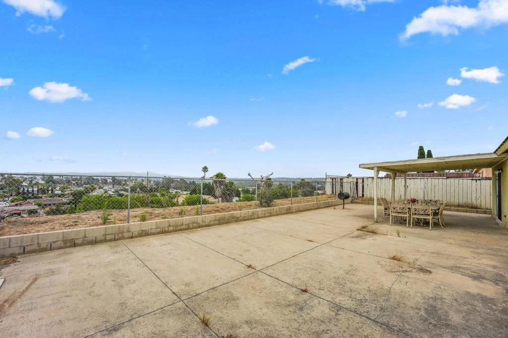 Photo of 656 Flora Dr