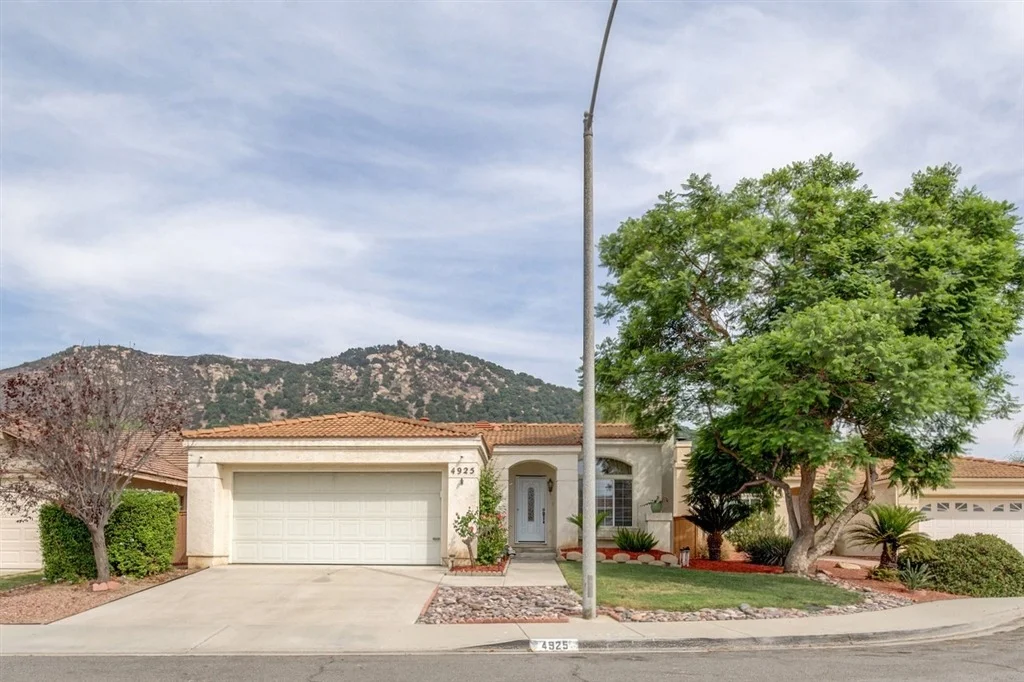 Photo of 4925 Lake Shore Ct