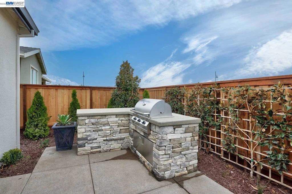 Photo of 1276 Parkcrest Circle