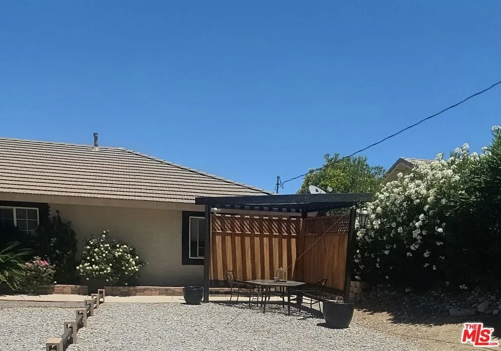 Photo of 1168 Smoke Tree Road