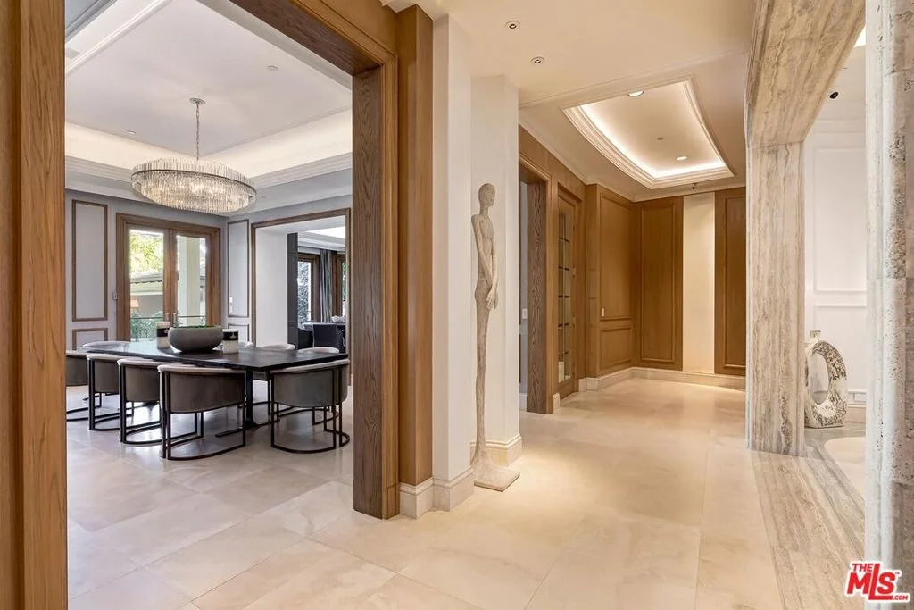Photo of 610 N Rodeo Drive