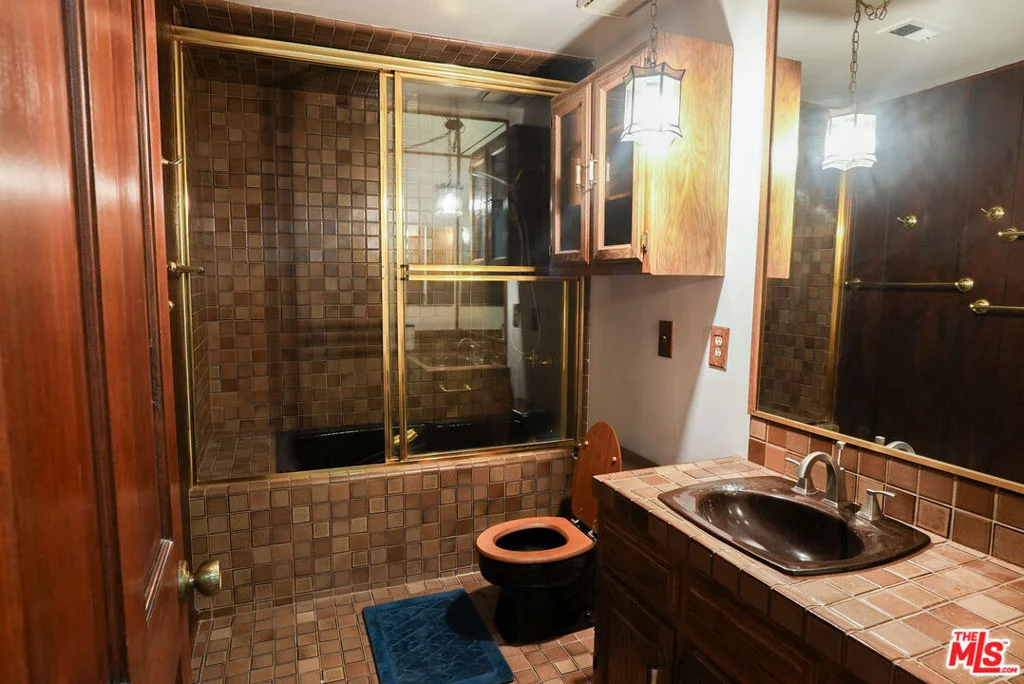 Photo of 42060 Parkmont Drive