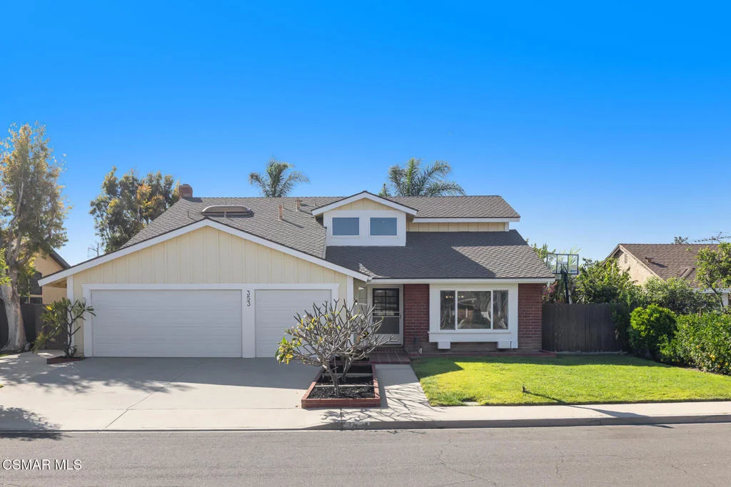 Photo of 353 Bent Twig Avenue