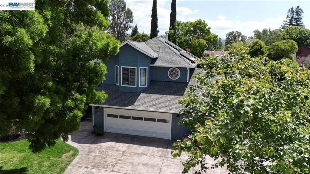 Photo of 2377 College Ave