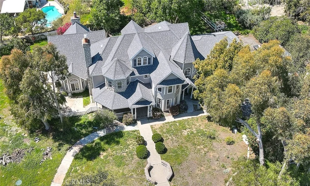 Photo of 750 Jericho