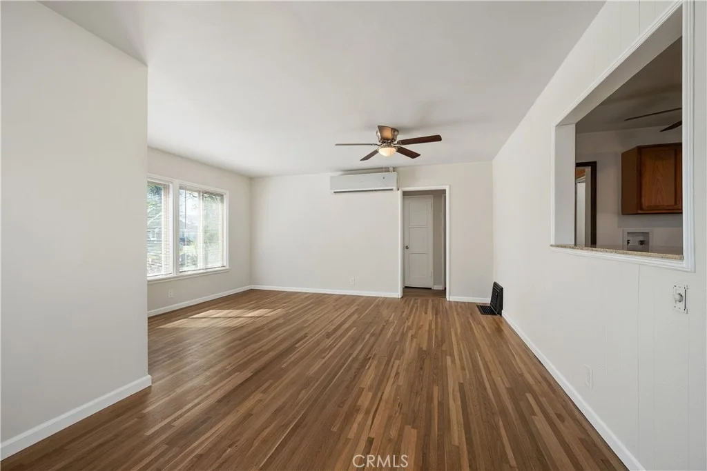 Photo of 705 E Janice