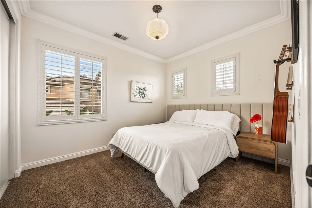 Photo of 37701 Oxford Drive