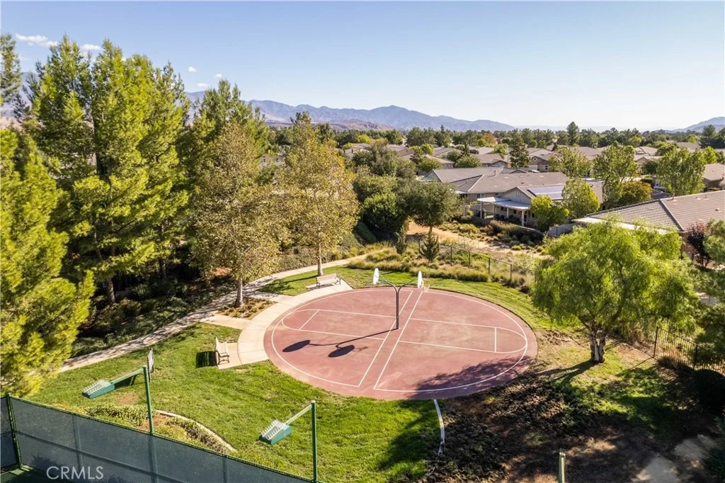 Photo of 370 Irvine