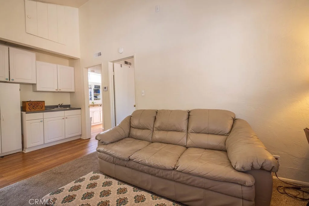 Photo of 433 Catalina