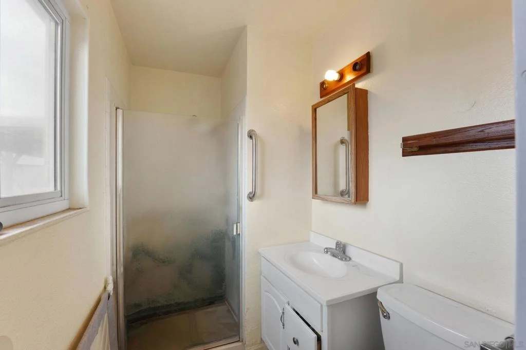 Photo of 656 Flora Dr