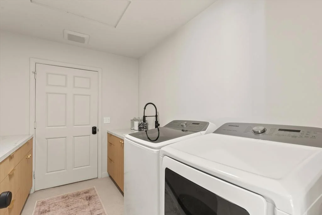 Photo of 45580 Williams Road
