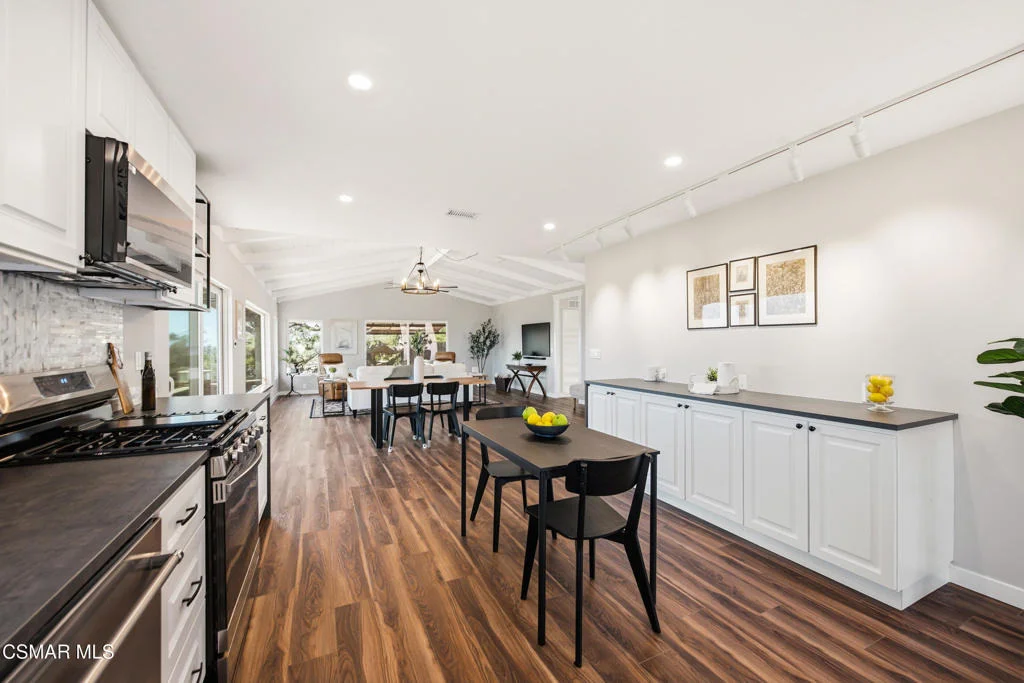 Photo of 315 N Loop Drive