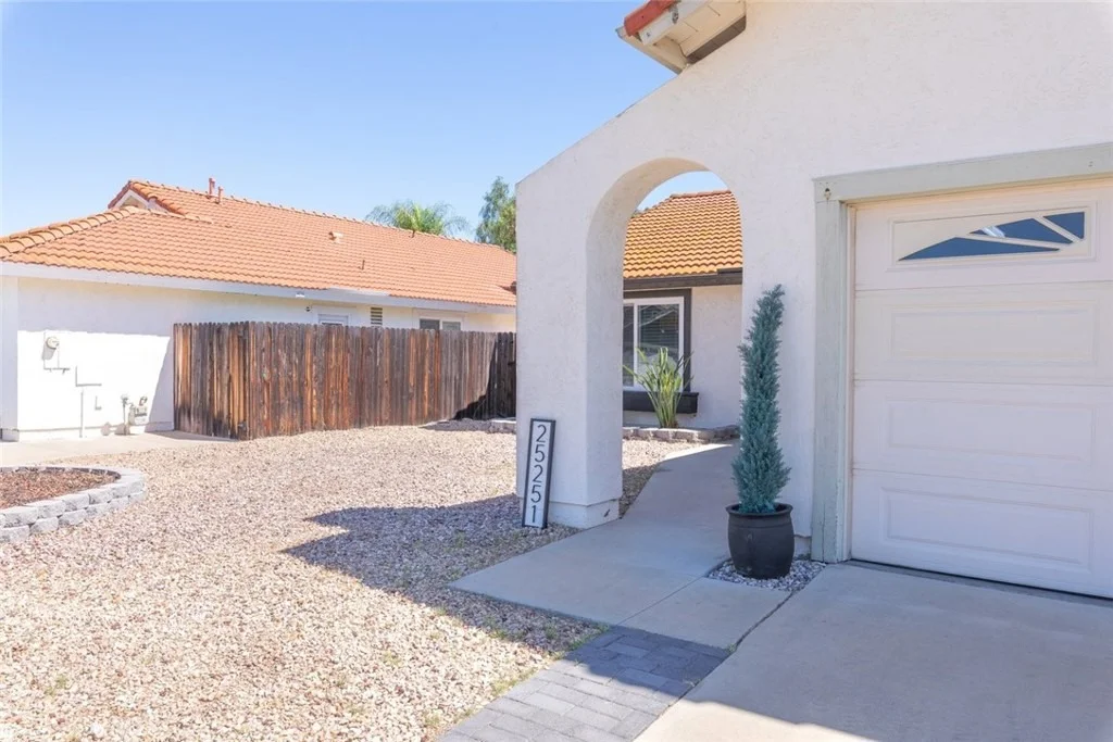 Photo of 25251 Ridgeplume