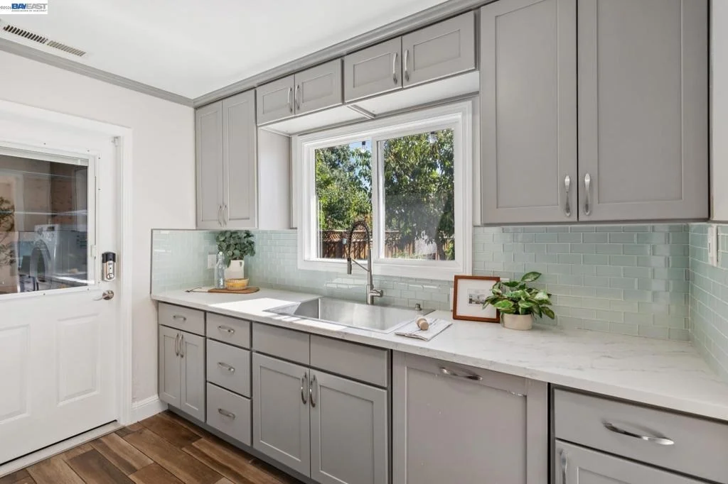 Photo of 734 Scott Blvd